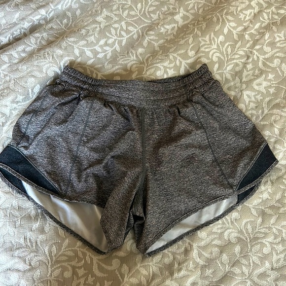 hotty hot lululemon shorts size 4 4” - Picture 1 of 3
